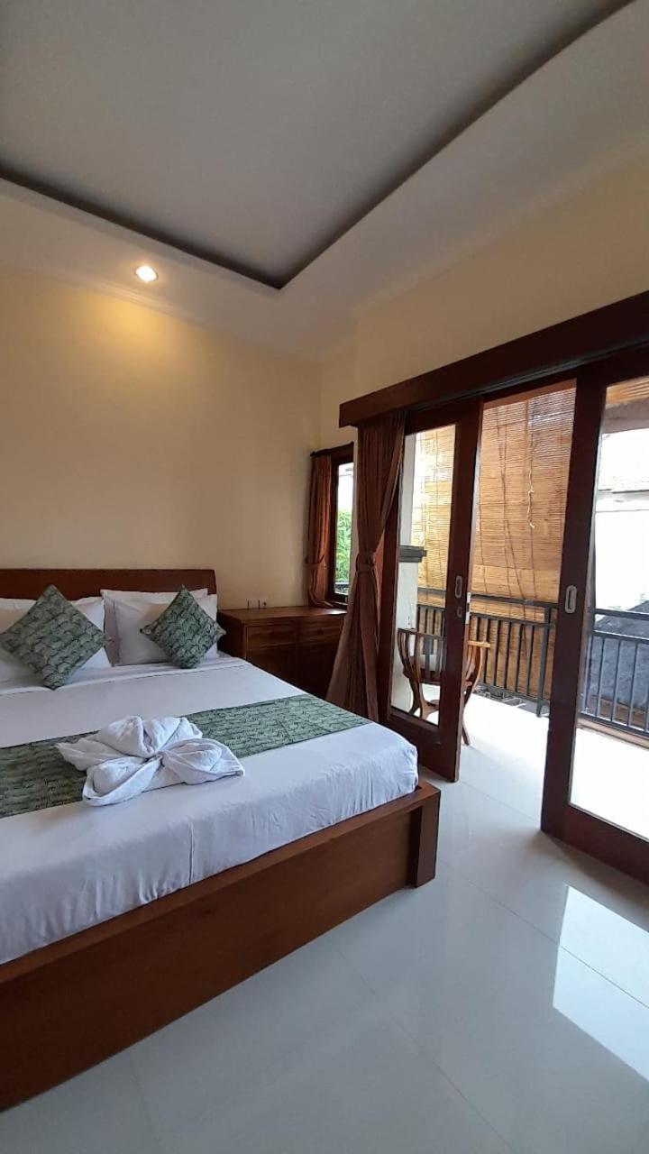 Nugraha Guesthouse 1 Ubud  Exterior photo